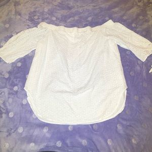 Woman’s Off the shoulder